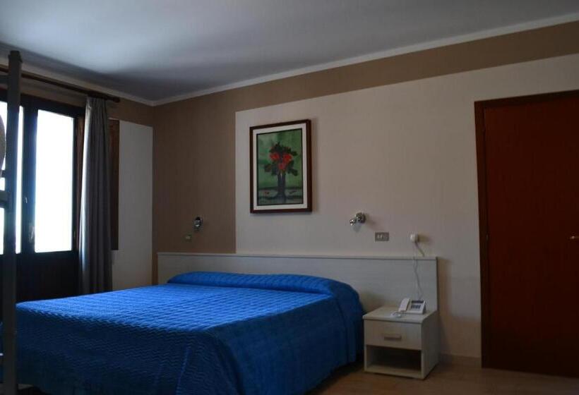 Отель Miramonti