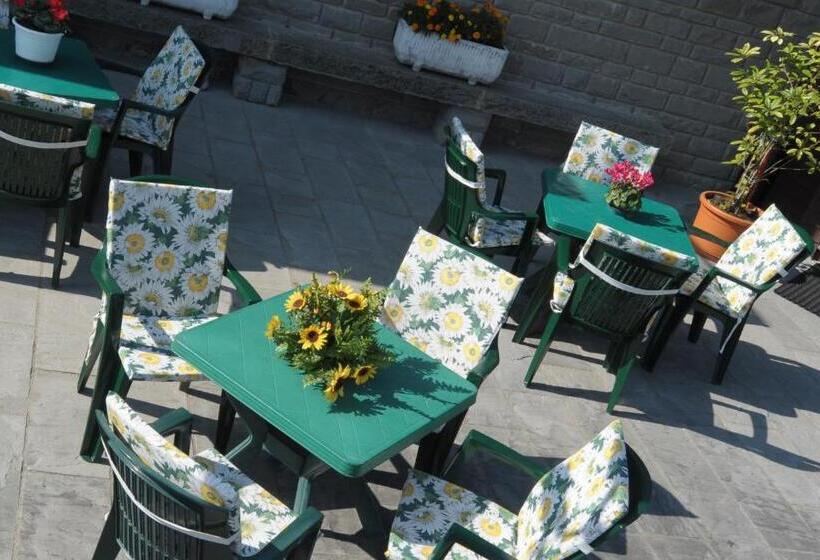 Отель Miramonti