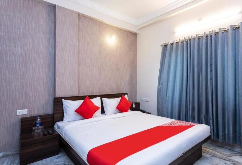 Отель Oyo 28226 Soumya Inn