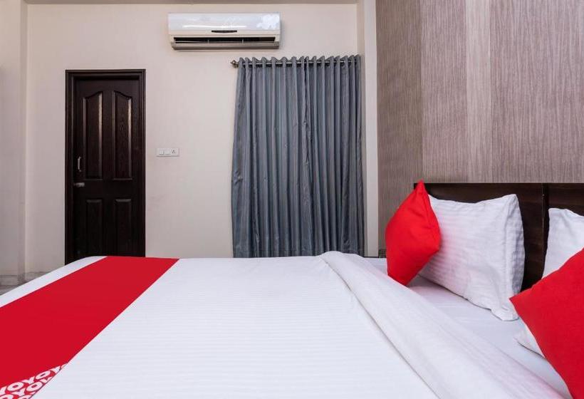 Отель Oyo 28226 Soumya Inn