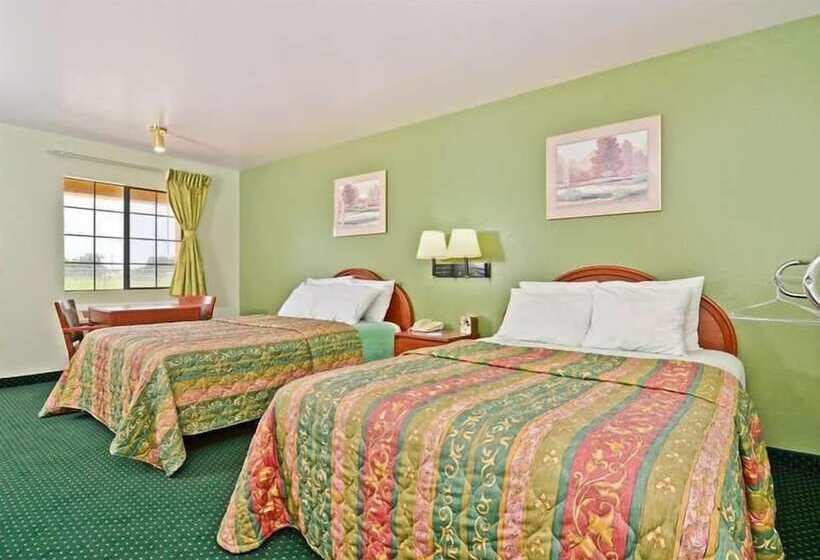 ホテル Pine Point Inn & Suites