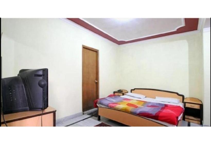 בית מלון כפרי Pleasant Stay Near Library