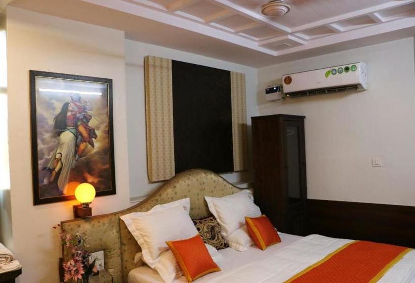 فندق R K Excellency