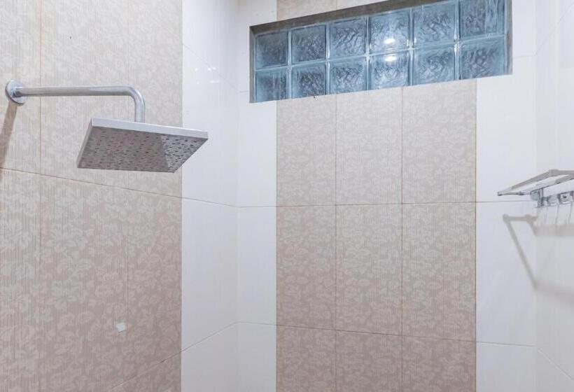 酒店 Reddoorz Resort Premium @ Sangkan Hurip Kuningan