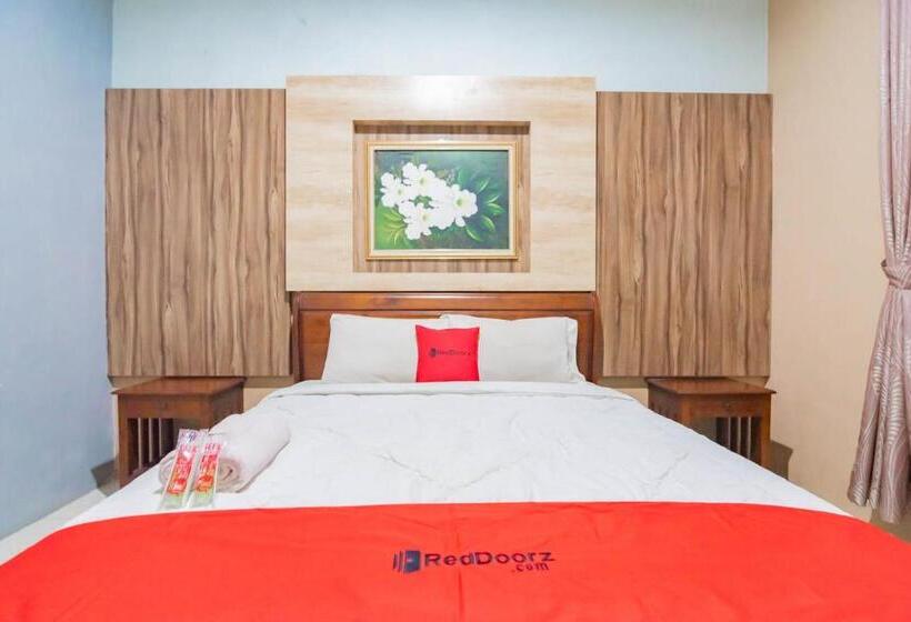 酒店 Reddoorz Resort Premium @ Sangkan Hurip Kuningan