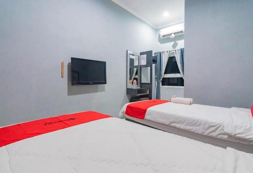 酒店 Reddoorz Resort Premium @ Sangkan Hurip Kuningan