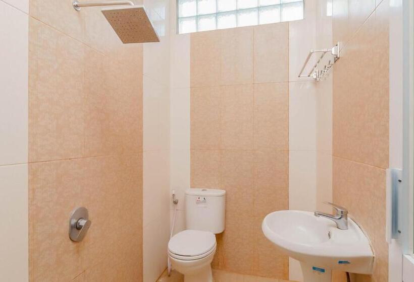 酒店 Reddoorz Resort Premium @ Sangkan Hurip Kuningan