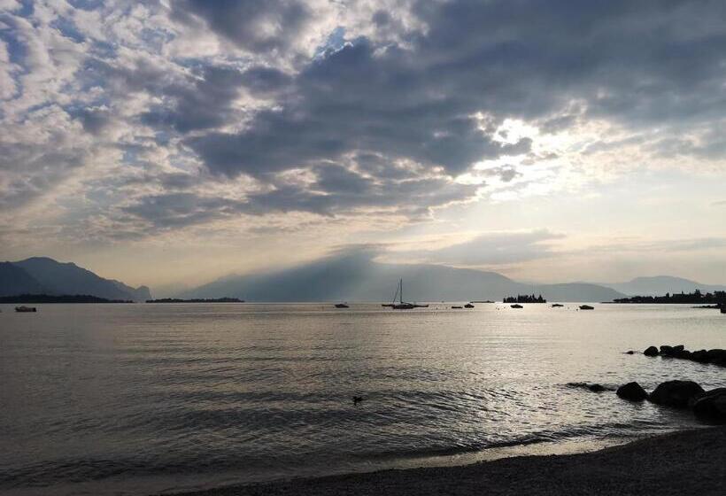 فندق Stella Del Benaco