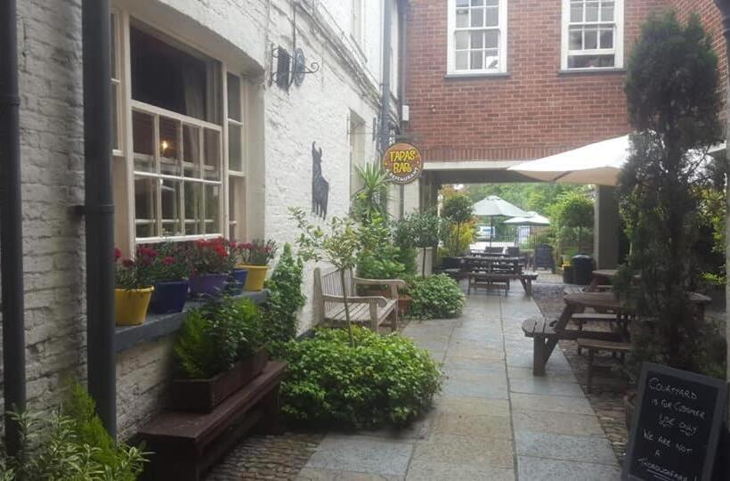 בית מלון כפרי The Bull