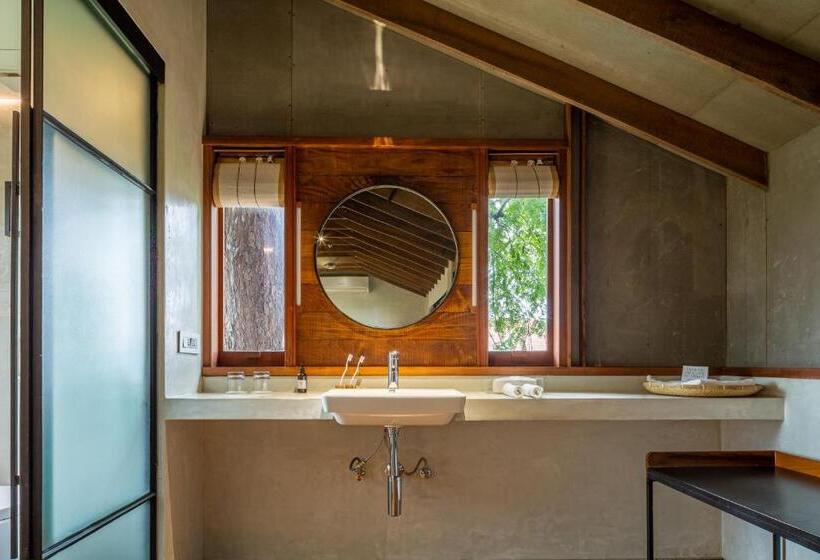 هتل The Postcard Mandalay Hall, Kochi