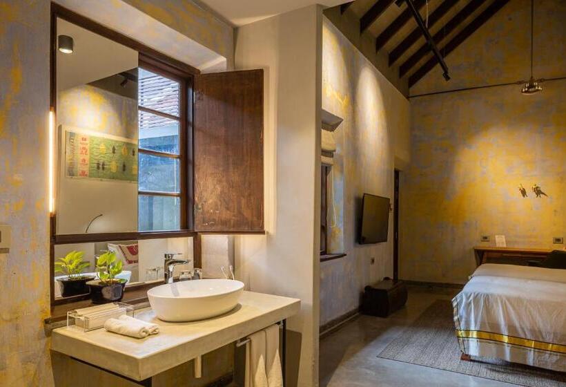 هتل The Postcard Mandalay Hall, Kochi