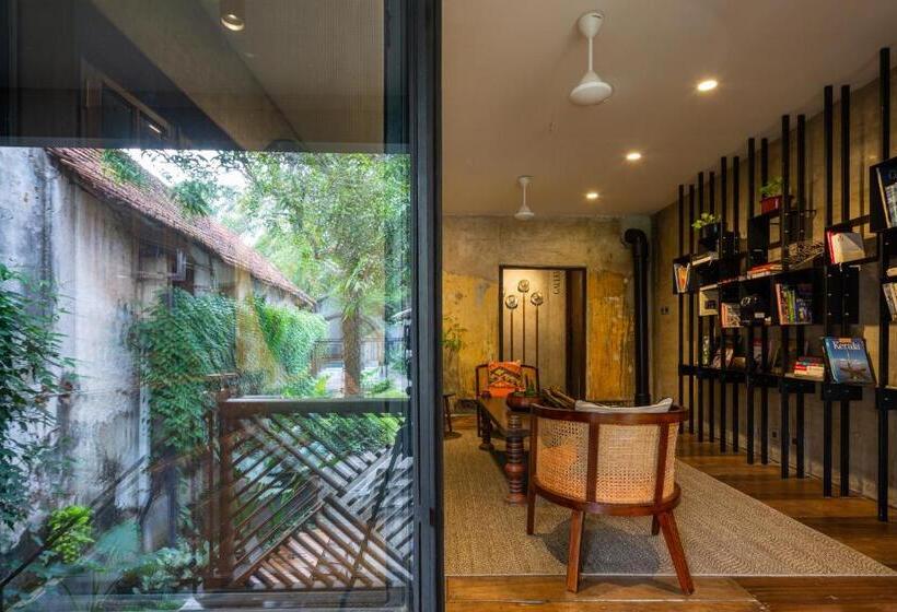 هتل The Postcard Mandalay Hall, Kochi