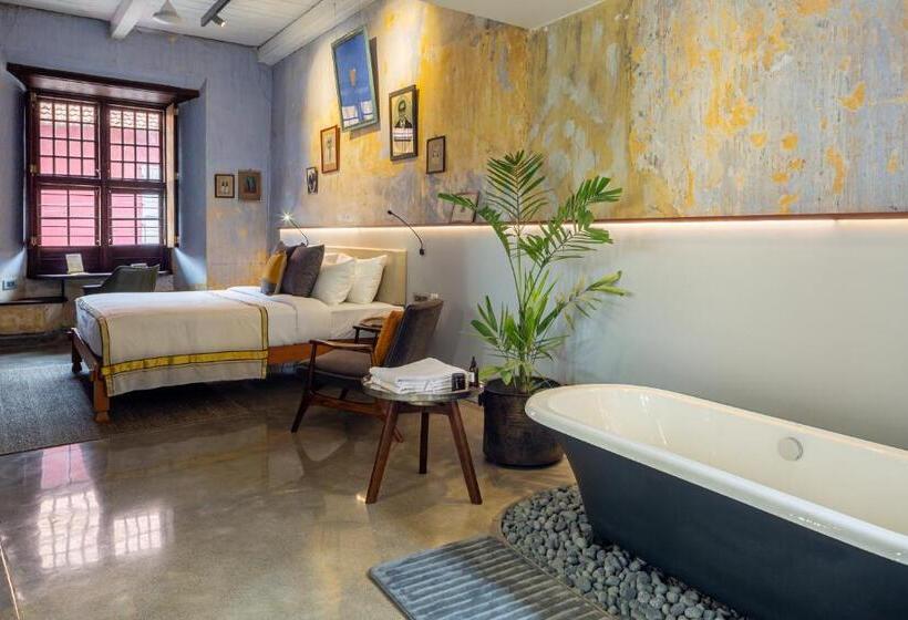 هتل The Postcard Mandalay Hall, Kochi