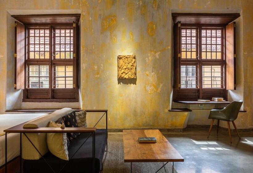 هتل The Postcard Mandalay Hall, Kochi