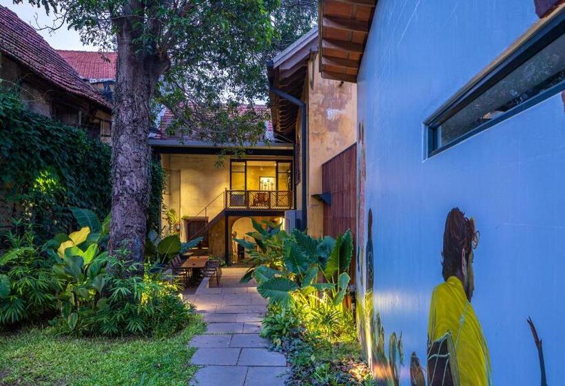 هتل The Postcard Mandalay Hall, Kochi