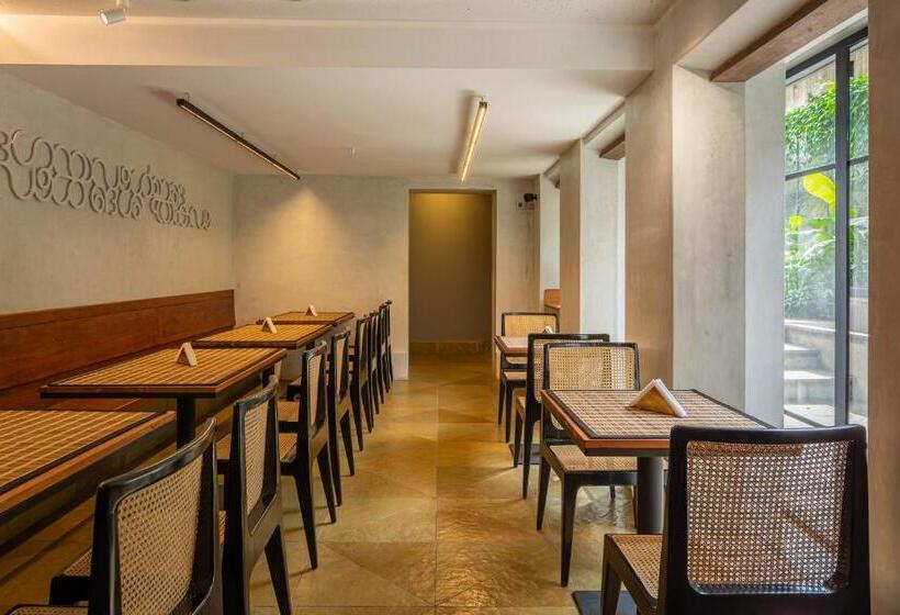 هتل The Postcard Mandalay Hall, Kochi