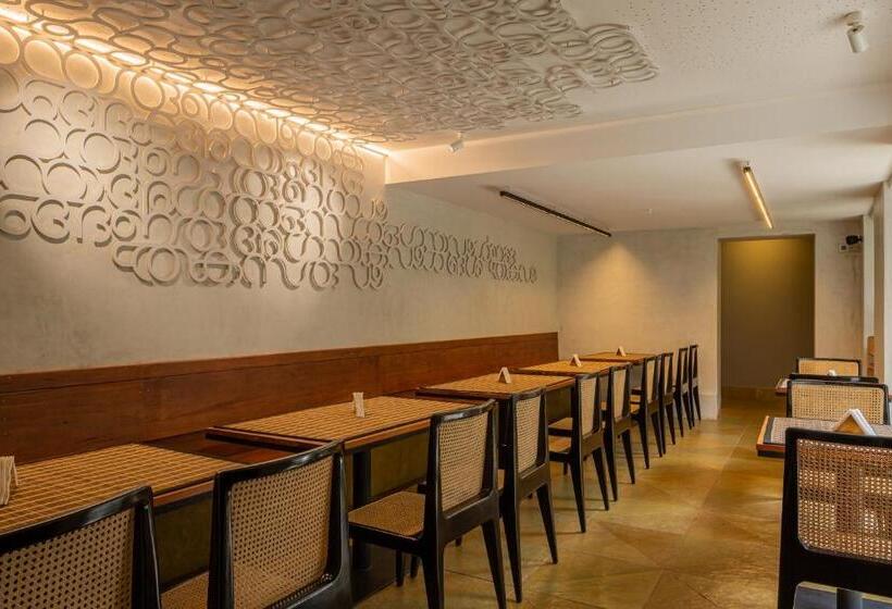 هتل The Postcard Mandalay Hall, Kochi