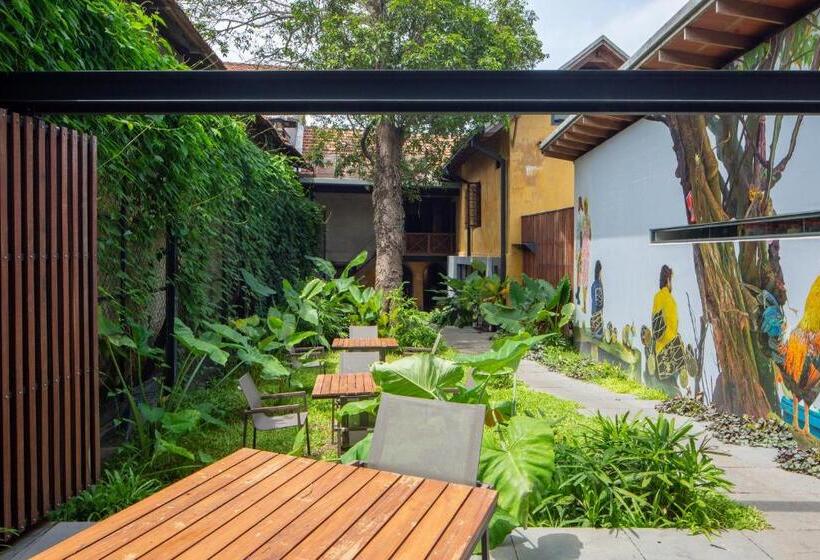 هتل The Postcard Mandalay Hall, Kochi