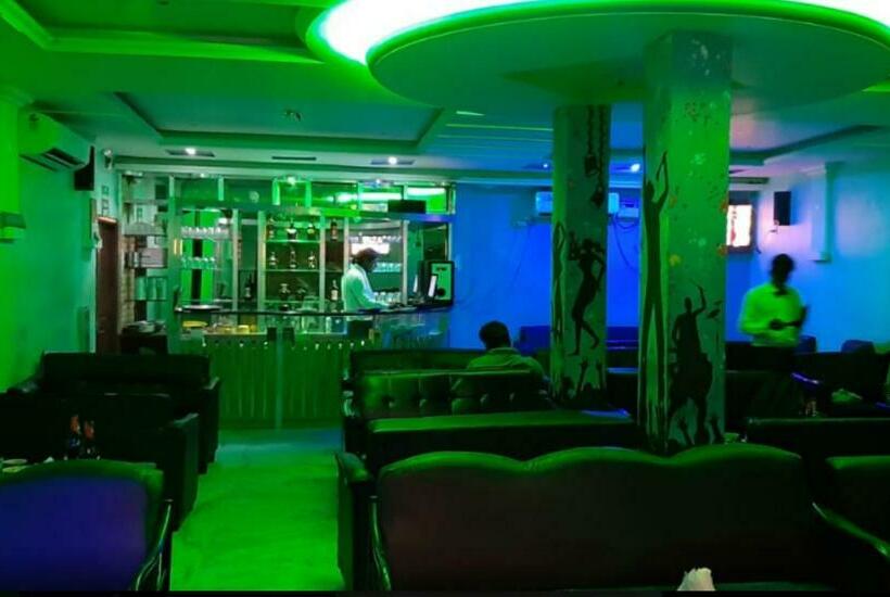 Отель Vaithee Park