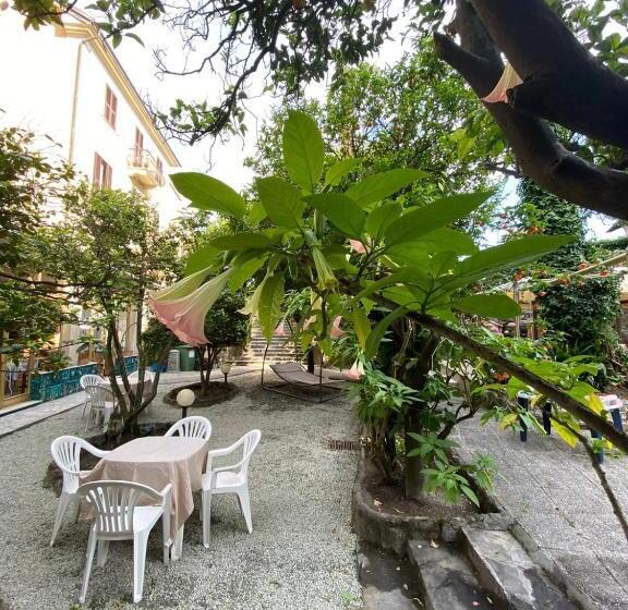 בית מלון כפרי Villa Flora