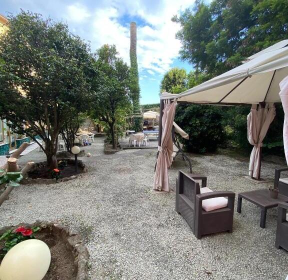 בית מלון כפרי Villa Flora