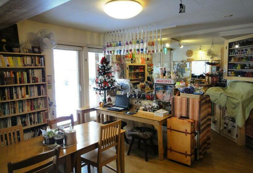 פנסיון Backpackers Hostel Ino S Place