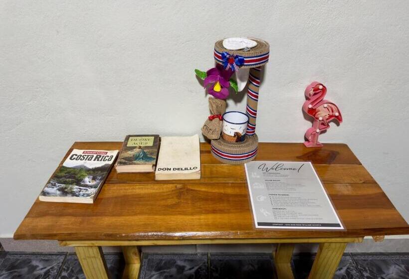 פנסיון Casa Quepos