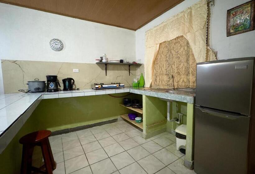 פנסיון Casa Quepos