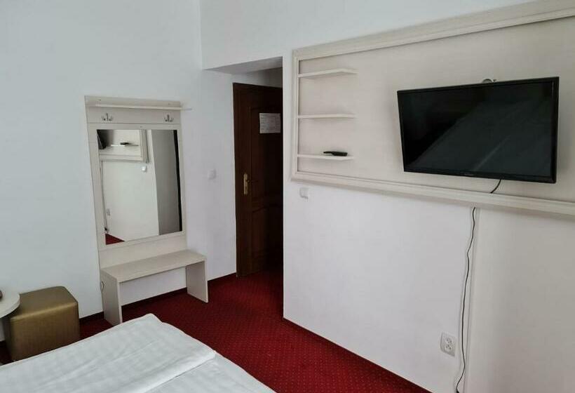 بنسيون Casa Vinga   Restaurant&jacuzzi