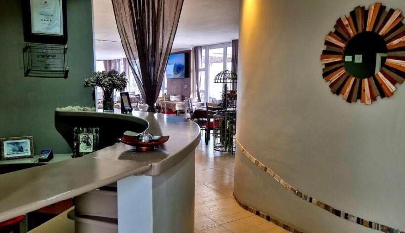 بنسيون Crystal Lagoon Lodge