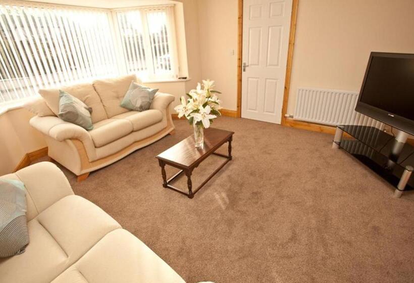 پانسیون Holly Lodge