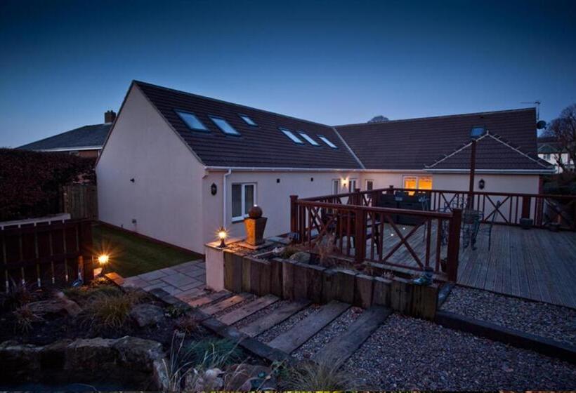 پانسیون Holly Lodge