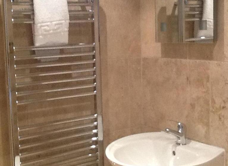 پانسیون Holly Lodge