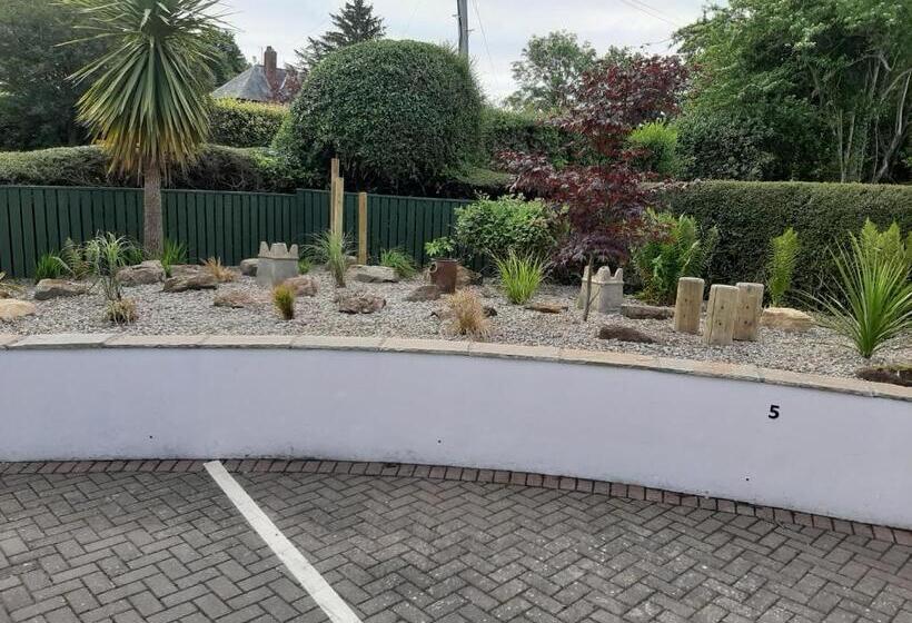 پانسیون Holly Lodge