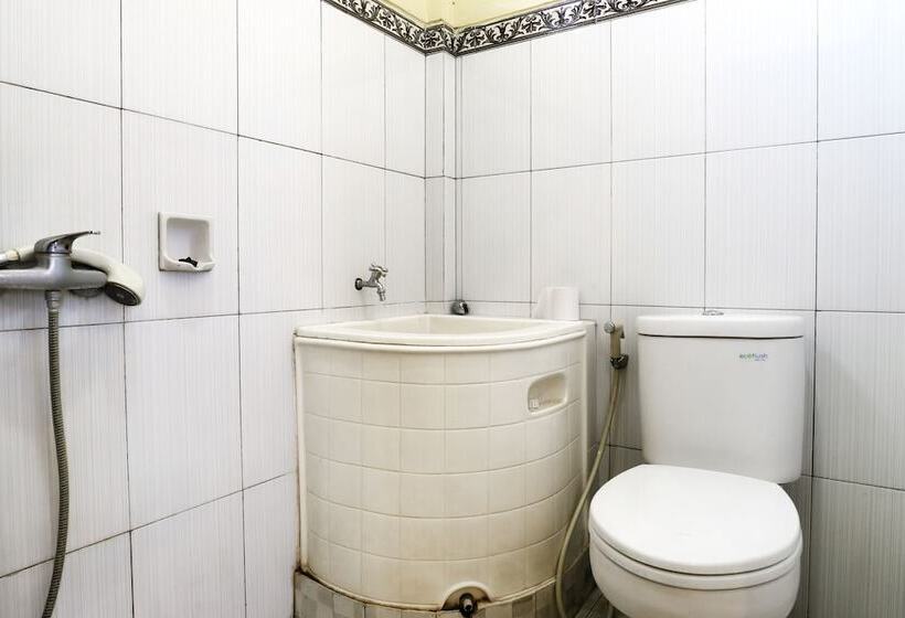 פנסיון Jungut Guest House