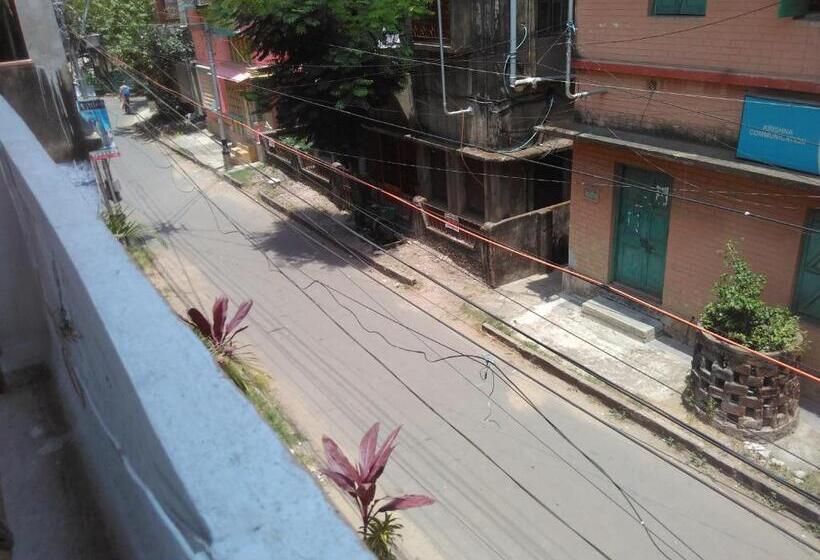 پانسیون Lake Land Guest House