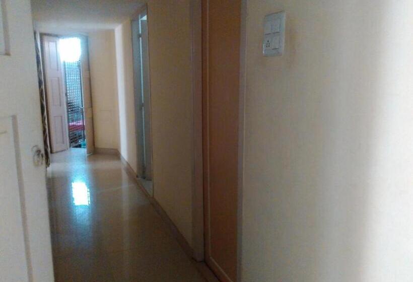 پانسیون Lake Land Guest House