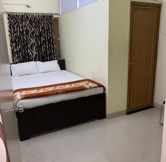 پانسیون Lake Land Guest House