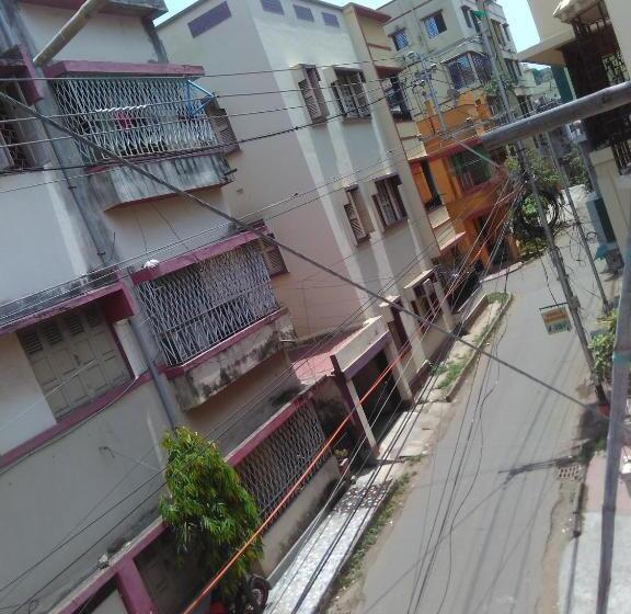 پانسیون Lake Land Guest House