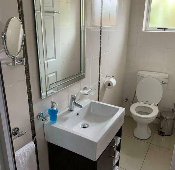 Пансион Leighton Court