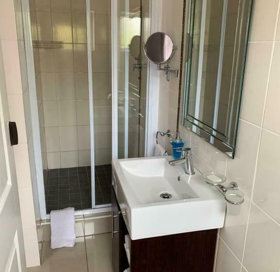 Пансион Leighton Court