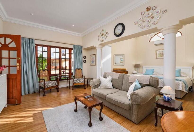 펜션 Millbury Guest House