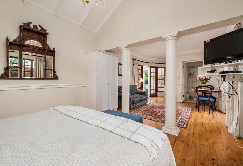 펜션 Millbury Guest House