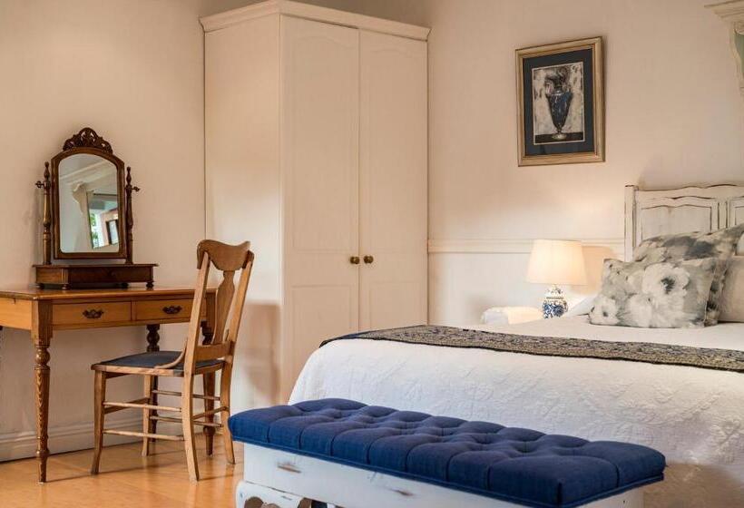 펜션 Millbury Guest House