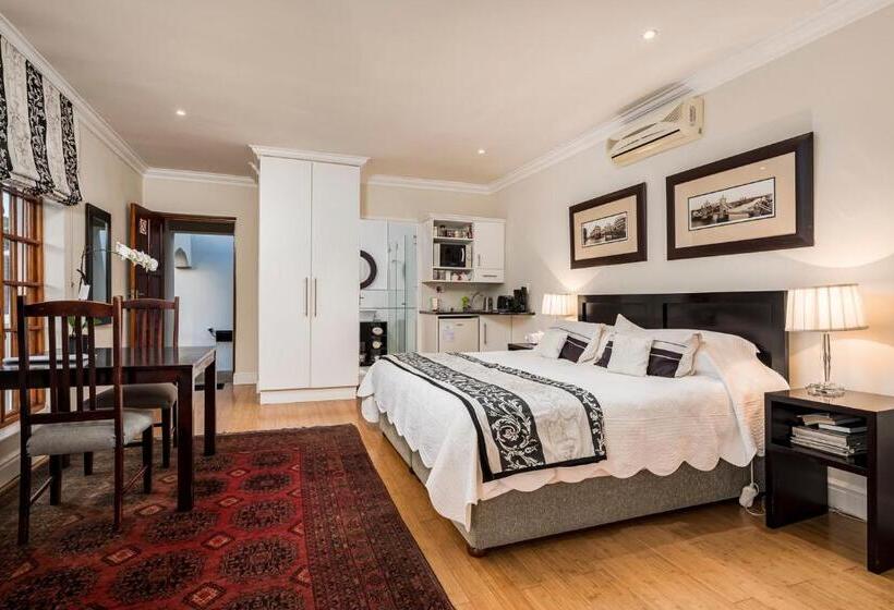 펜션 Millbury Guest House