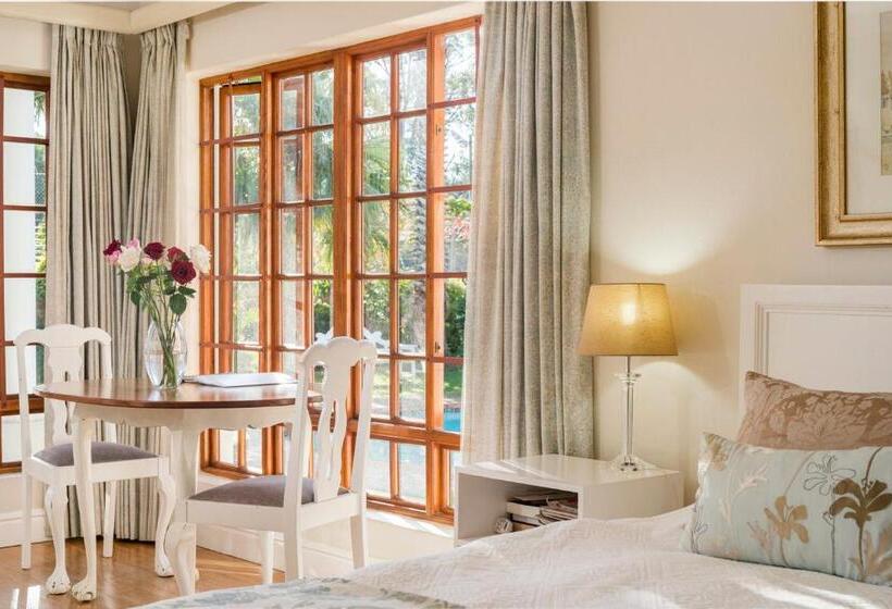 펜션 Millbury Guest House