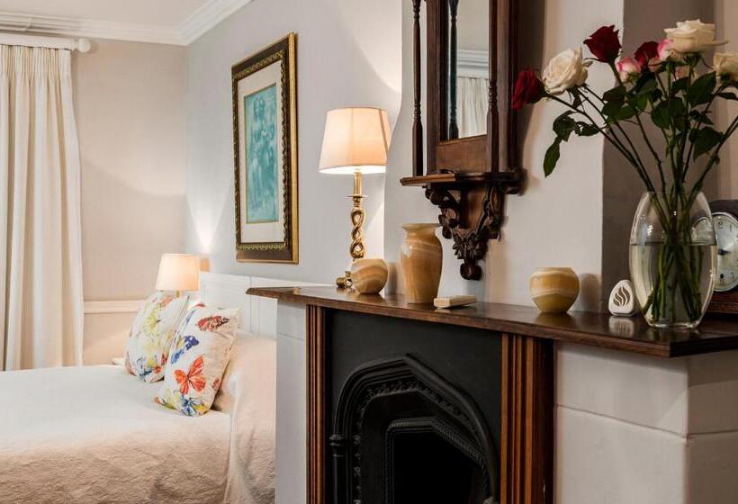 펜션 Millbury Guest House