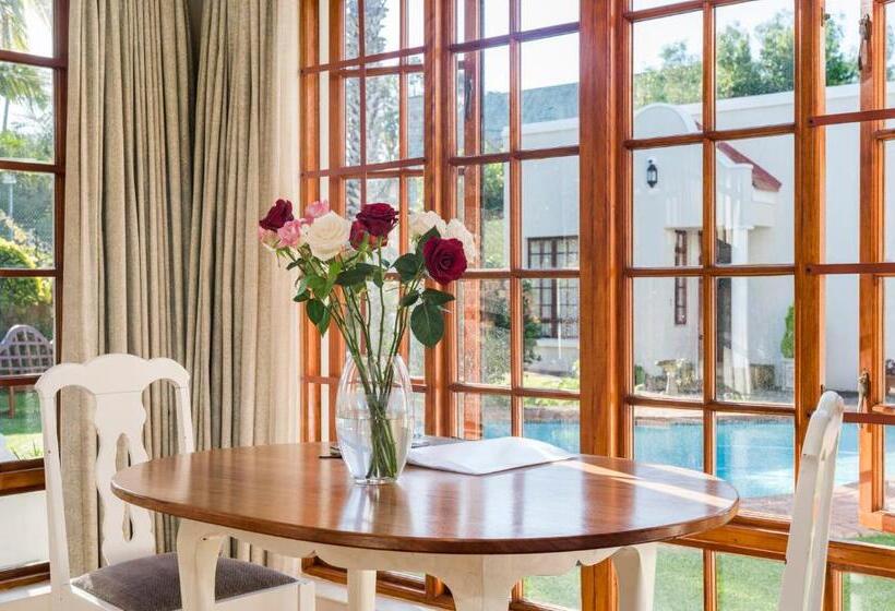 펜션 Millbury Guest House