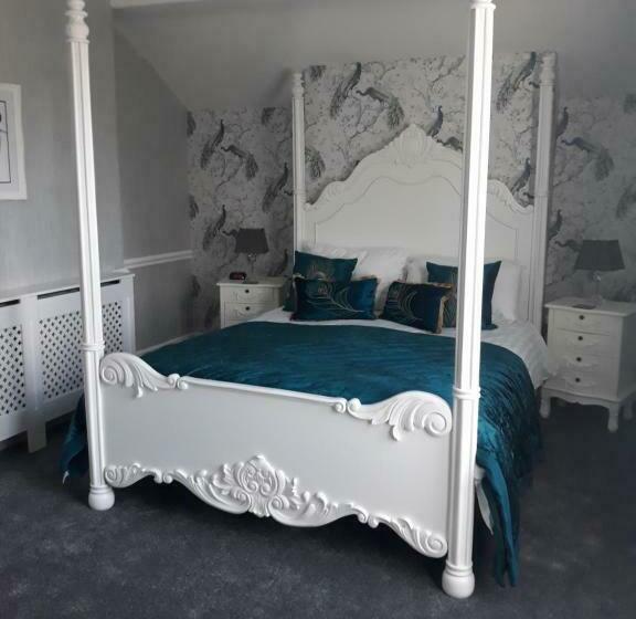 بنسيون New Hall Bank