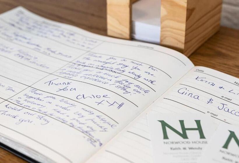 펜션 Norwood House